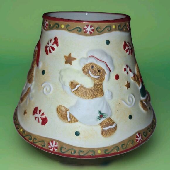 NWT Yankee Candle Large Shade Topper/Gingerbread Figures/Christmas - Picture 4 of 6